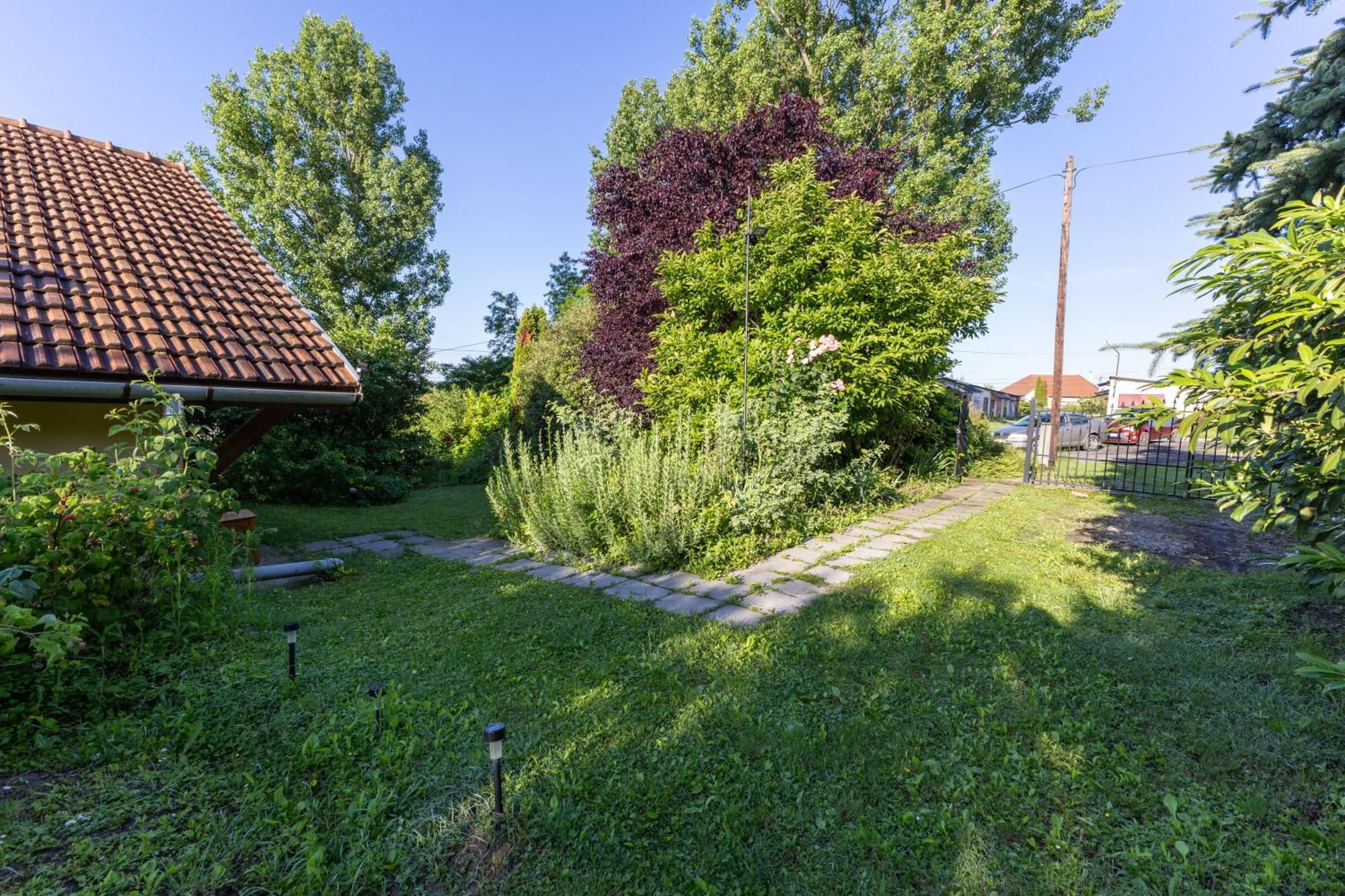 Kismokus Apartman Eger Extérieur photo